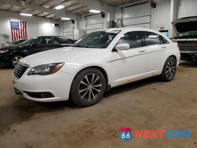 2013 CHRYSLER 200 1C3CCBCG7DN571006 - główne zdjęcie licytacji z USA - miniatura
