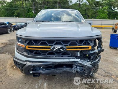 Piąte zdjęcie samochodu w środku: 2025 FORD F150 TREMOR VIN:1FTFW4L54SFB32752 - miniatura