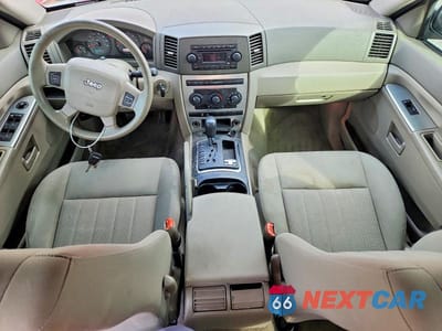 Zdjęcie 8 z 13 samochodu: 2005 JEEP GRAND CHEROKEE LAREDO VIN:1J8HR48N85C556877 - miniatura