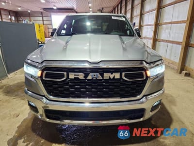 Piąte zdjęcie samochodu w środku: 2025 RAM 1500 BIG HORN VIN:1C6RRFFG2SN720949 - miniatura