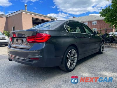 Czwarte zdjęcie samochodu z boku: 2018 BMW 330 XI VIN:WBA8D9G58JNU71313 - miniatura