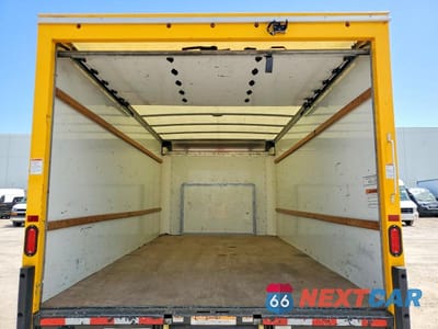 Zdjęcie 10 z 14 samochodu: 2022 FORD E350 BOX TRUCK ** R & D * PRI FLEET ** VIN:1FDWE3FN3NDC04013 - miniatura