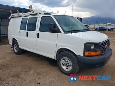 Czwarte zdjęcie samochodu z boku: 2011 GMC SAVANA G2500 VIN:1GTW7FCG7B1100059 - miniatura