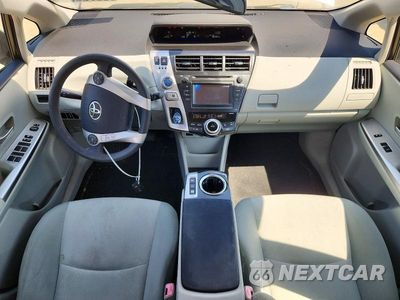 Zdjęcie 8 z 12 samochodu: 2012 TOYOTA PRIUS V TWO VIN:JTDZN3EU9C3029621 - miniatura