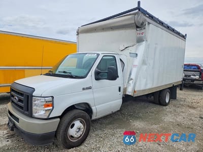 2022 FORD ECONOLINE E350 SUPER DUTY CUTAWAY VAN 1FDWE3FN0NDC00677 - główne zdjęcie licytacji z USA - miniatura