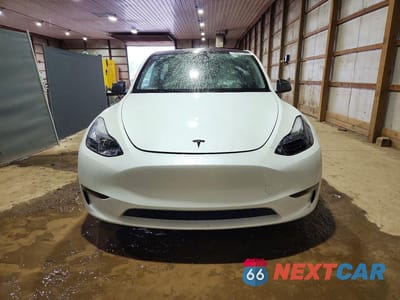 Piąte zdjęcie samochodu w środku: 2025 TESLA MODEL Y VIN:7SAYGDEE9SF223011 - miniatura