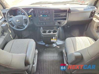 Zdjęcie 8 z 13 samochodu: 2026 CHEVROLET EXPRESS G2500 VIN:1GCWGAFP4T1197303 - miniatura