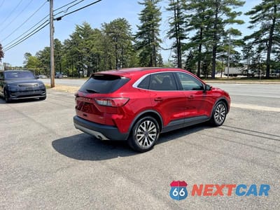 Czwarte zdjęcie samochodu z boku: 2020 FORD ESCAPE TITANIUM VIN:1FMCU0DZXLUA46311 - miniatura