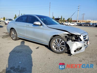 Czwarte zdjęcie samochodu z boku: 2016 MERCEDES-BENZ C 300 4MATIC VIN:55SWF4KB4GU146748 - miniatura