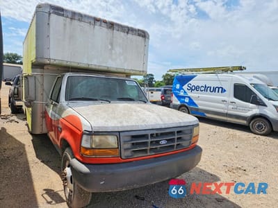 Czwarte zdjęcie samochodu z boku: 1997 FORD F350 SUPER DUTY BOX TRUCK VIN:1FDKF37G9VEC73925 - miniatura