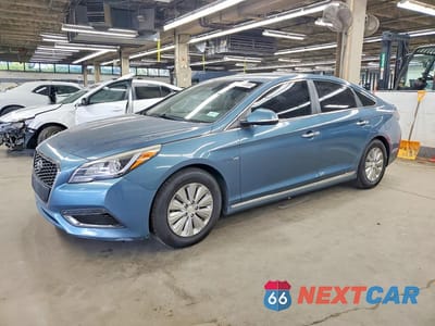 2016 HYUNDAI SONATA HYBRID SE KMHE24L14GA015595 - główne zdjęcie licytacji z USA - miniatura