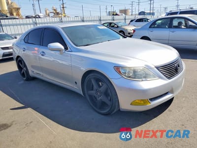 Czwarte zdjęcie samochodu z boku: 2009 LEXUS LS 460 VIN:JTHBL46F795089941 - miniatura