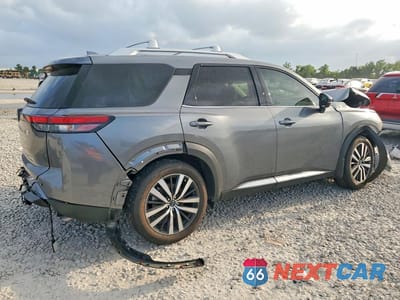 Trzecie zdjęcie samochodu z tyłu: 2025 NISSAN PATHFINDER PLATINUM VIN:5N1DR3DG8SC216174 - miniatura
