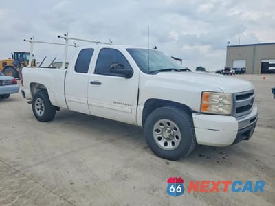 Czwarte zdjęcie samochodu z boku: 2011 CHEVROLET SILVERADO C1500 LS VIN:1GCRCREA5BZ459012 - miniatura