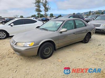 1999 TOYOTA CAMRY LE 4T1BG22K5XU528985 - główne zdjęcie licytacji z USA - miniatura