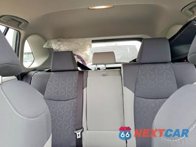 Zdjęcie 10 z 13 samochodu: 2021 TOYOTA RAV4 XLE VIN:JTMRWRFV9MD131990 - miniatura