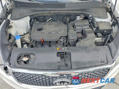 Zdjęcie 12 z 13 samochodu: 2018 KIA SORENTO LX VIN:5XYPGDA38JG413371 - miniatura