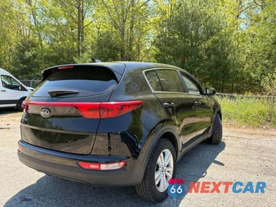 Czwarte zdjęcie samochodu z boku: 2017 KIA SPORTAGE LX VIN:KNDPMCAC5H7258370 - miniatura