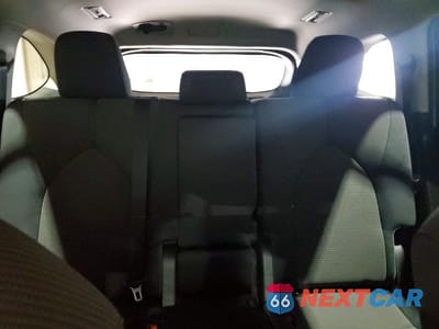 Zdjęcie 10 z 13 samochodu: 2022 TOYOTA HIGHLANDER LE VIN:5TDBZRBH5NS595034 - miniatura