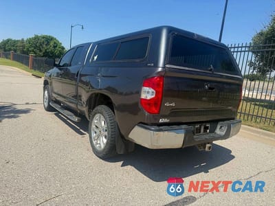 Trzecie zdjęcie samochodu z tyłu: 2019 TOYOTA TUNDRA SR5 VIN:5TFUW5F16KX785101 - miniatura