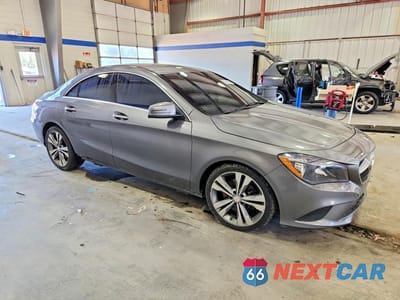 Czwarte zdjęcie samochodu z boku: 2015 MERCEDES-BENZ CLA 250 VIN:WDDSJ4EB4FN171438 - miniatura