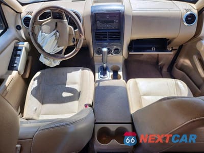 Zdjęcie 8 z 13 samochodu: 2007 FORD EXPLORER XLT VIN:1FMEU63E87UB85949 - miniatura