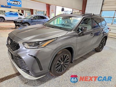 2023 TOYOTA HIGHLANDER 5TDKDRBH6PS029238 - główne zdjęcie licytacji z USA - miniatura