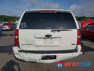 Zdjęcie 6 z 13 samochodu: 2008 CHEVROLET SUBURBAN C1500 LS VIN:1GNFC16018R206473 - miniatura