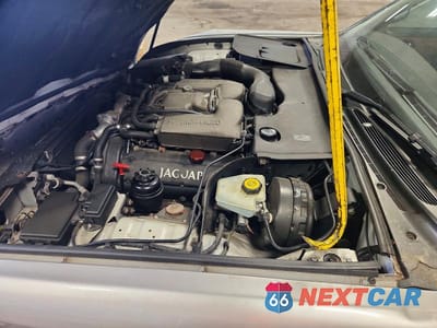 Zdjęcie 11 z 12 samochodu: 2000 JAGUAR XJR VIN:SAJDA15B9YMF18129 - miniatura