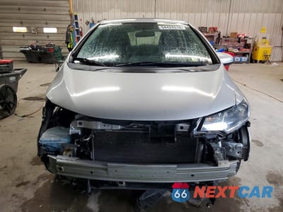 Piąte zdjęcie samochodu w środku: 2015 HONDA FIT EX VIN:3HGGK5H88FM729452 - miniatura