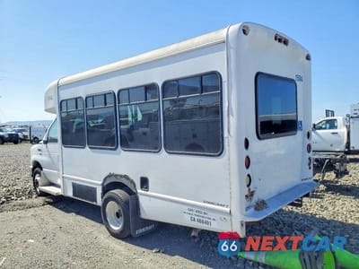 Trzecie zdjęcie samochodu z tyłu: 2013 FORD ECONOLINE E350 SUPER DUTY CUTAWAY VAN VIN:1FDEE3FL7DDA93152 - miniatura