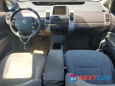 Zdjęcie 8 z 12 samochodu: 2005 TOYOTA PRIUS BASE VIN:JTDKB20U253037557 - miniatura