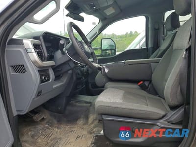 Zdjęcie 7 z 13 samochodu: 2026 FORD F350 SUPER DUTY VIN:1FT8W3DT6TEC23495 - miniatura