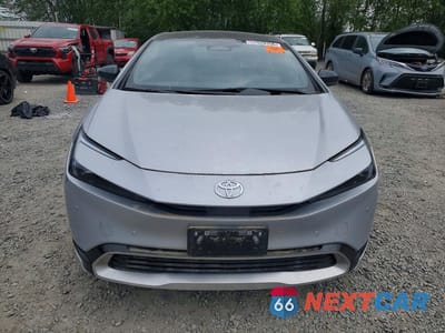 Piąte zdjęcie samochodu w środku: 2024 TOYOTA PRIUS PRIME XSE PREMIUM VIN:JTDACACU2R3030063 - miniatura