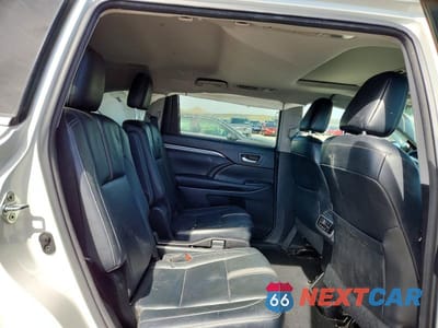 Zdjęcie 10 z 12 samochodu: 2017 TOYOTA HIGHLANDER SE VIN:5TDJZRFH2HS399241 - miniatura