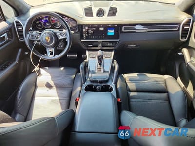 Zdjęcie 8 z 14 samochodu: 2019 PORSCHE CAYENNE TURBO VIN:WP1AF2AY5KDA81543 - miniatura