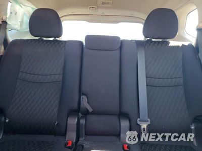 Zdjęcie 10 z 13 samochodu: 2019 NISSAN ROGUE SV VIN:5N1AT2MVXKC811105 - miniatura