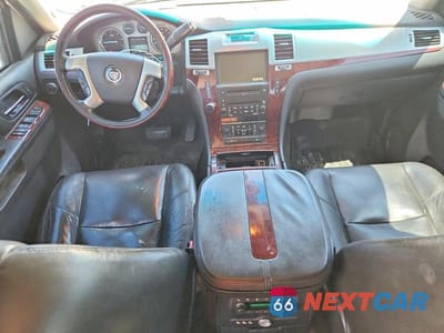 Zdjęcie 8 z 13 samochodu: 2010 CADILLAC ESCALADE PREMIUM VIN:1GYUCCEF9AR216783 - miniatura