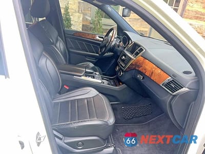 Piąte zdjęcie samochodu w środku: 2015 MERCEDES-BENZ ML 63 AMG VIN:4JGDA7EB0FA474921 - miniatura