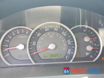 Zdjęcie 9 z 12 samochodu: 2007 KIA SORENTO BASE VIN:KNDJD736575680203 - miniatura