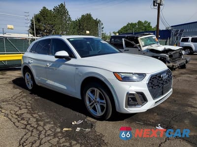 Czwarte zdjęcie samochodu z boku: 2021 AUDI Q5 E PREMIUM PLUS VIN:WA1E2AFY2M2046243 - miniatura