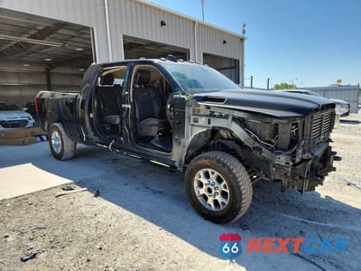 Czwarte zdjęcie samochodu z boku: 2022 RAM 2500 LARAMIE VIN:3C6UR5NL6NG323373 - miniatura