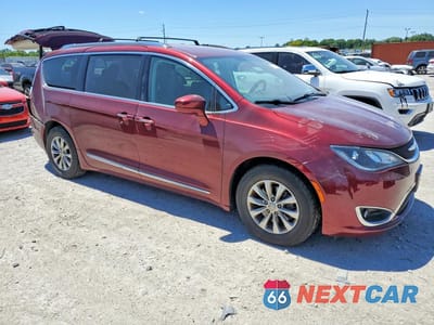 Czwarte zdjęcie samochodu z boku: 2019 CHRYSLER PACIFICA TOURING L VIN:2C4RC1BG8KR651268 - miniatura