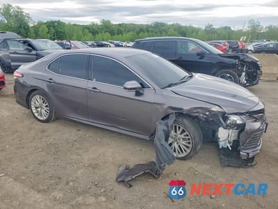 Czwarte zdjęcie samochodu z boku: 2019 TOYOTA CAMRY XLE VIN:4T1B11HK6KU296764 - miniatura