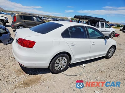Trzecie zdjęcie samochodu z tyłu: 2013 VOLKSWAGEN JETTA BASE VIN:3VW2K7AJ6DM410417 - miniatura