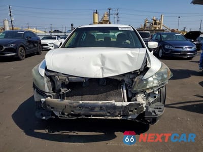 Piąte zdjęcie samochodu w środku: 2011 HONDA ACCORD LX VIN:1HGCP2F32BA112366 - miniatura