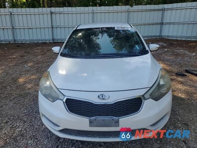 Piąte zdjęcie samochodu w środku: 2014 KIA FORTE LX VIN:KNAFX4A61E5200912 - miniatura