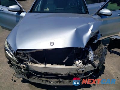 Zdjęcie 11 z 13 samochodu: 2015 MERCEDES-BENZ C 400 4MATIC VIN:55SWF6GBXFU025628 - miniatura
