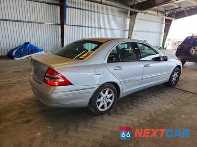 Trzecie zdjęcie samochodu z tyłu: 2002 MERCEDES-BENZ C 240 VIN:WDBRF61J82F252531 - miniatura