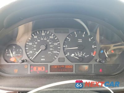 Zdjęcie 9 z 12 samochodu: 2005 BMW 325 I VIN:WBAEV33435KW19918 - miniatura
